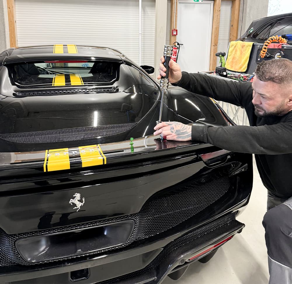 Car  PDR repair detailing